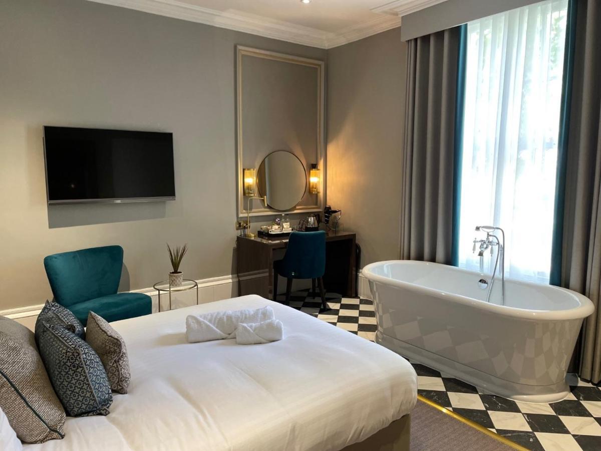 Deluxe Double Room Bath