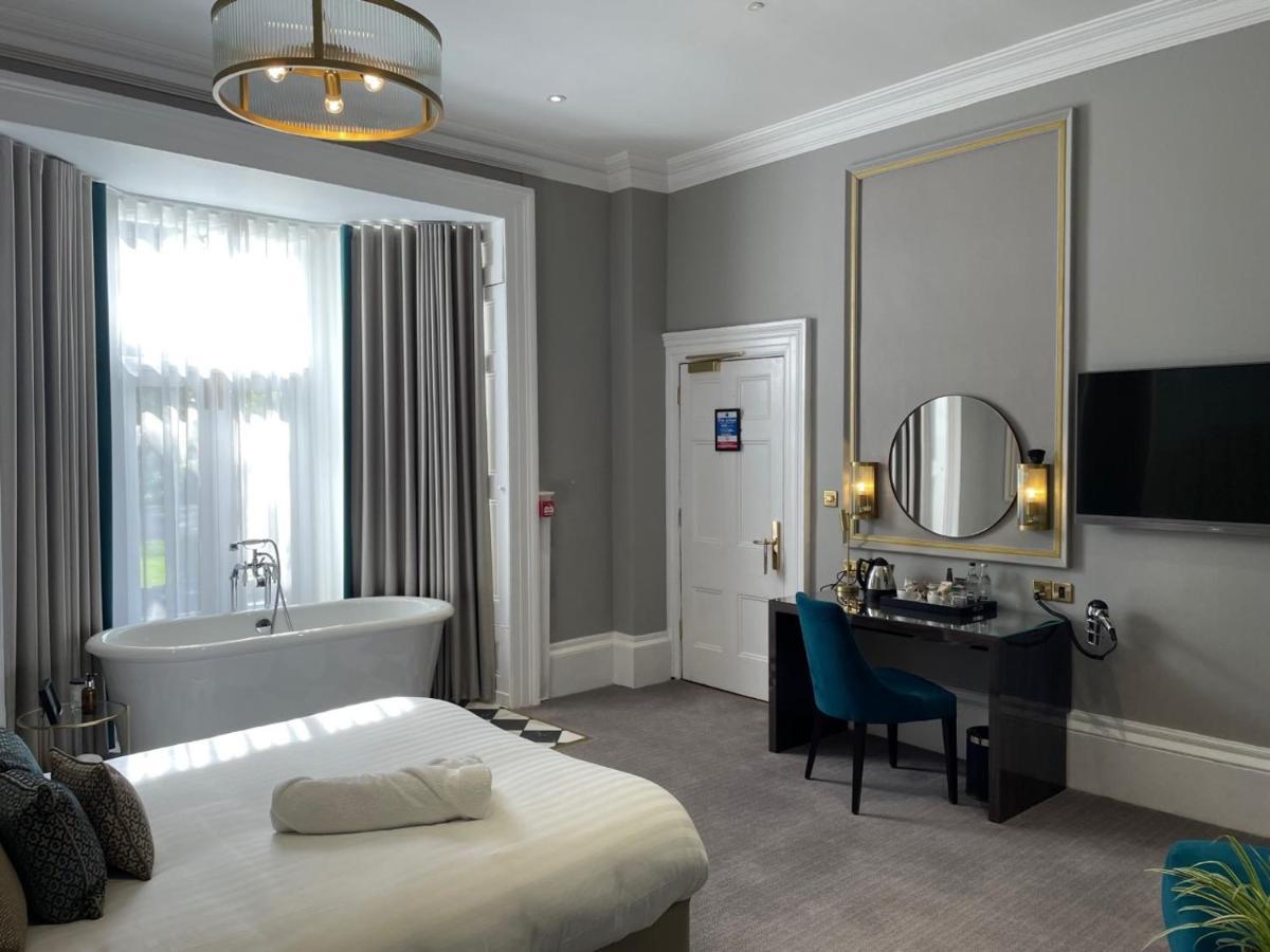Deluxe Double Room Bath