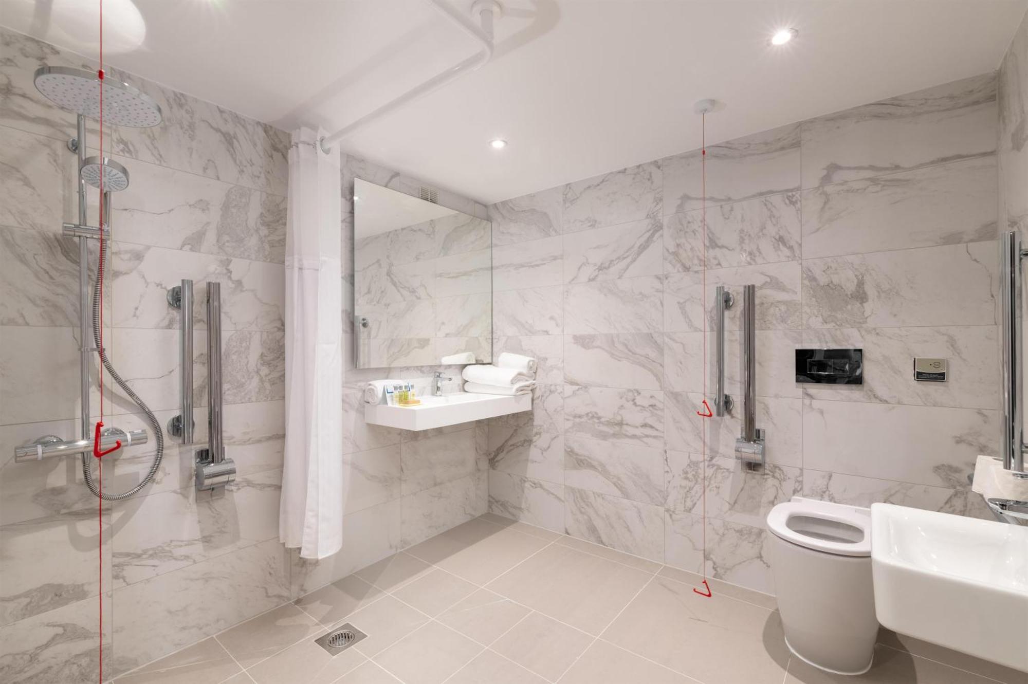 Queen Room Mobility Access