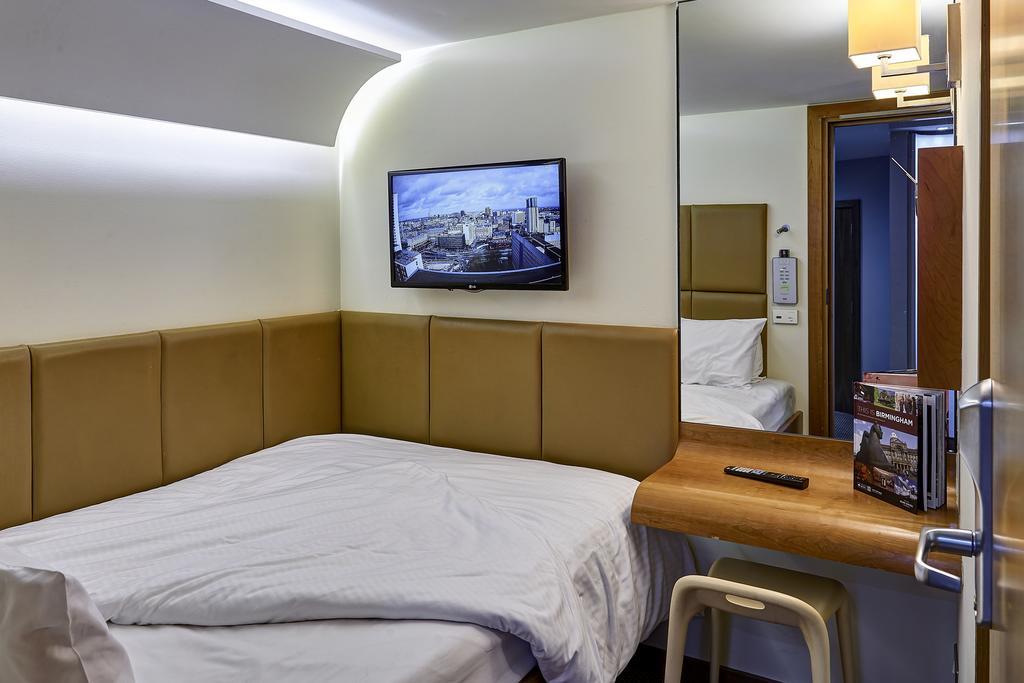 Cosy Double Room No Window