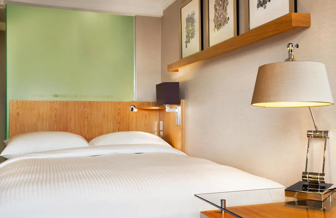 Hilton Birmingham Metropole Hotel-1