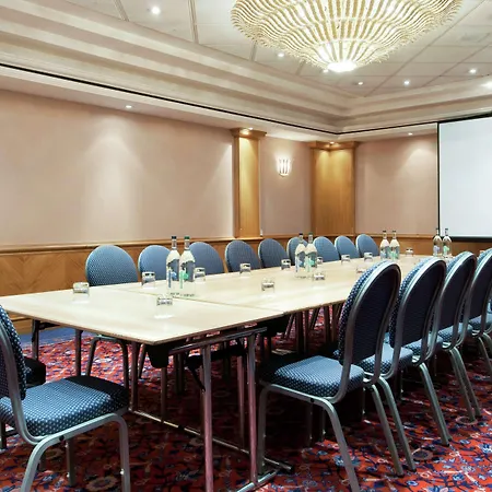 Hilton Birmingham Metropole Hotel-3